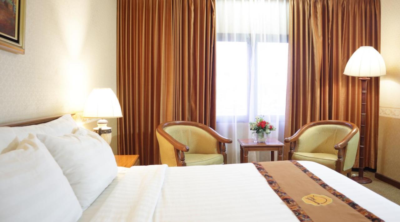 Grand Victoria Hotel Самаринда Экстерьер фото